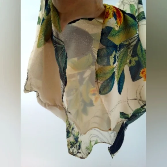 Hazel Vegan 100% Polyester Neutral Floral Leaf Romantic Top Tan L - Picture 6 of 7